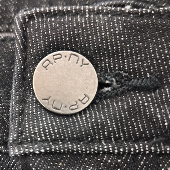 APNY Liberty Asymmetric Raw Hem Black Jeans Women’s 8 Cropped Slim - Picture 8 of 16